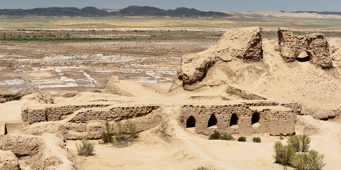 Ruiny pevnosti Khorezm – Toprak - Kala, Uzbekistan